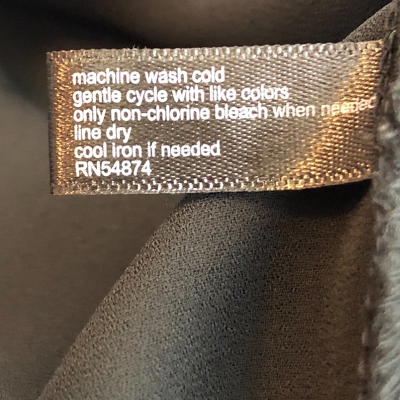 The limited black and white blouse size med - Picture 5 of 7